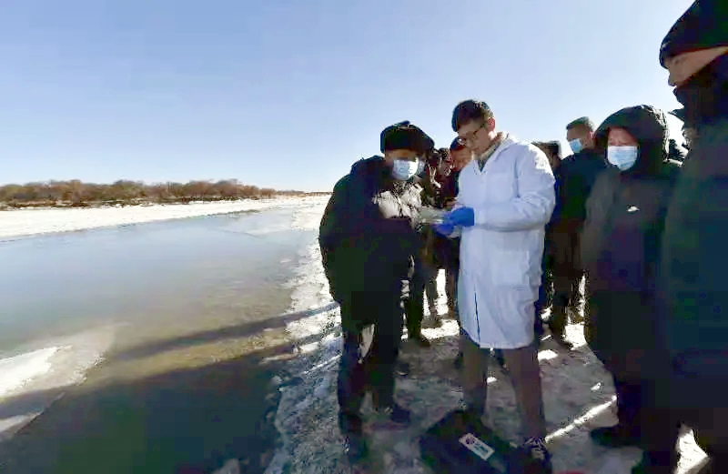 抓好黃河大保護(hù)、協(xié)同推進(jìn)大治理——劉坪書記現(xiàn)場指導(dǎo)調(diào)研天晟源環(huán)保監(jiān)測工作